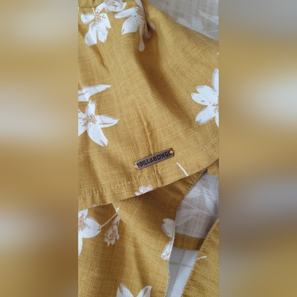 🔥NWT LIFE ON HOLD MUSTARD YELLOW FLORAL PRINT TIE-FRONT CROP TOP🔥 - Picture 6 of 6